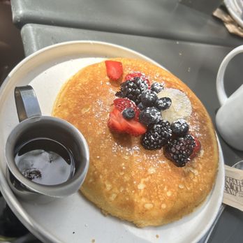Reunion - Inna's Pancakes - Breakfast & Brunch Near Me - Brooklyn, New York