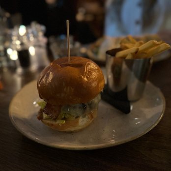 Wilton Arms - Aged burger and fries - Pubs Near Me - London, XGL Wilton Arms - Aged burger and fries - Pubs Near Me - London, XGL
