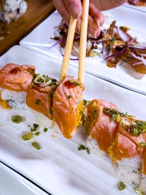 Maru Sushi by null