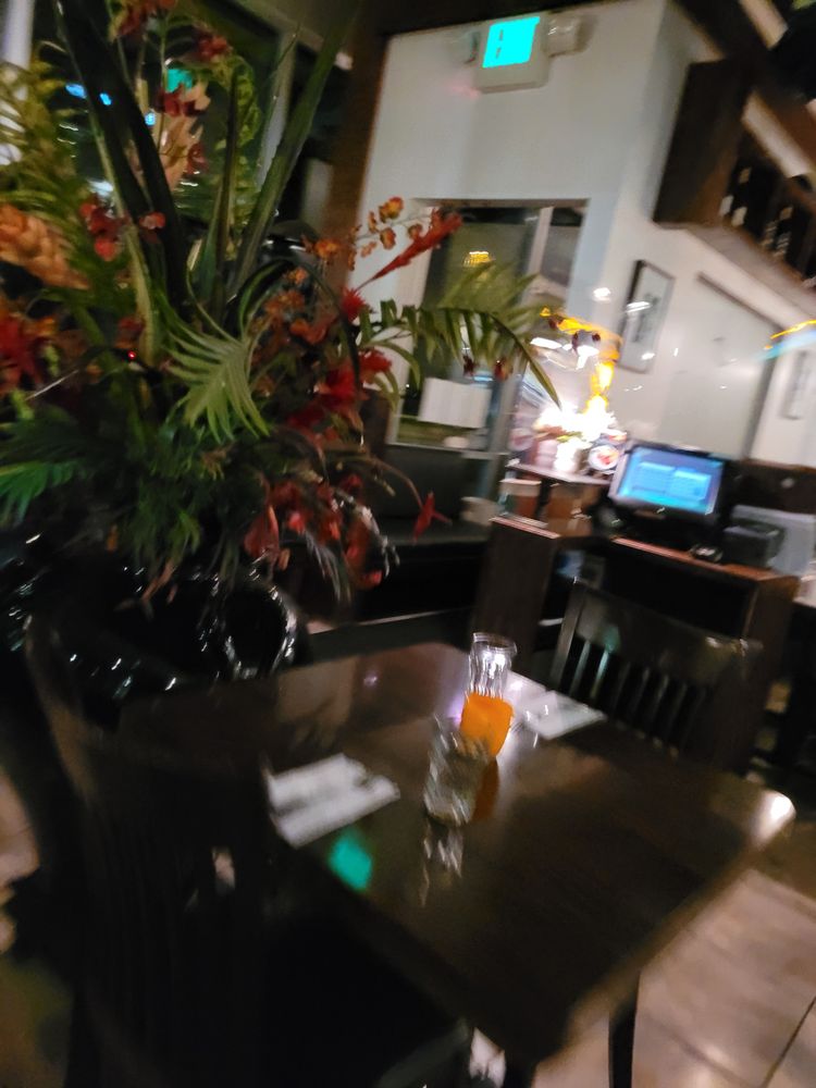 Mango Thai Cuisine & Bar