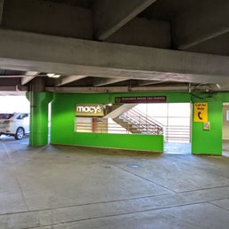 P4 West (Arizona) gets you to Macy's third floor. P4 West (Arizona) gets you to Macy's third floor.