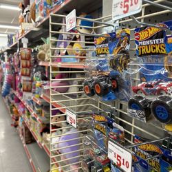 Family Dollar Store
