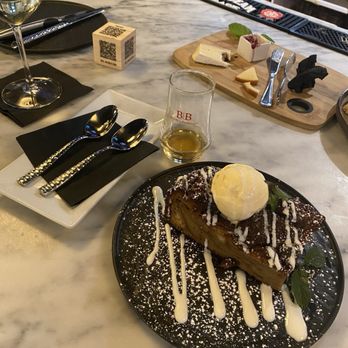 Bourbon Boulevard - Banana Rum Bread Pudding with Ice Cream - Steakhouses Near Me - Chantilly, Virginia