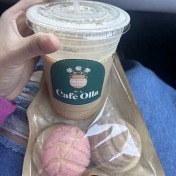 Cafe De La Olla - Strawberry and chocolate mini conchas - Coffee & Tea Near Me - Santa Rosa, California