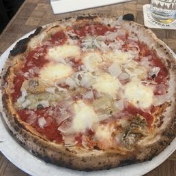 Quattro formaggi pizza Quattro formaggi pizza