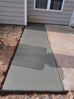 Molina Construction Logo