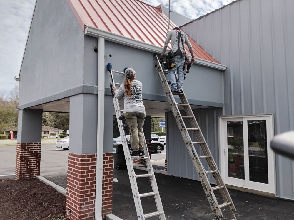 Slide of H&R Roofing and Construction