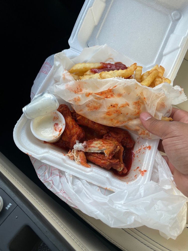 WINGS AND PHILLY Updated August 2024 13 Photos & 12 Reviews 2115