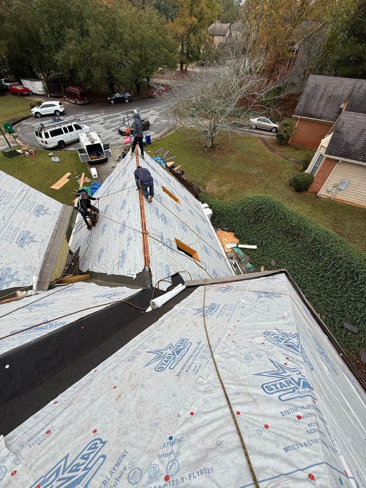 Slide of Umana Roofing