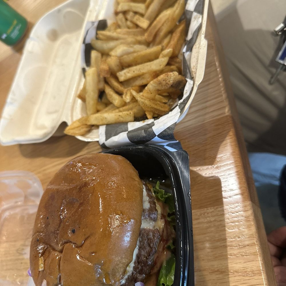Lee + White - Good Azz Burger & Cajun Fries - Breweries Near Me - Atlanta, Georgia Lee + White - Good Azz Burger & Cajun Fries - Breweries Near Me - Atlanta, Georgia