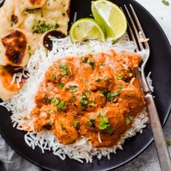 Bombay Kitchen - Chicken tikka masala with naan bread