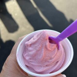 Sprinkles Creamy Whip - Raspberry sorbet