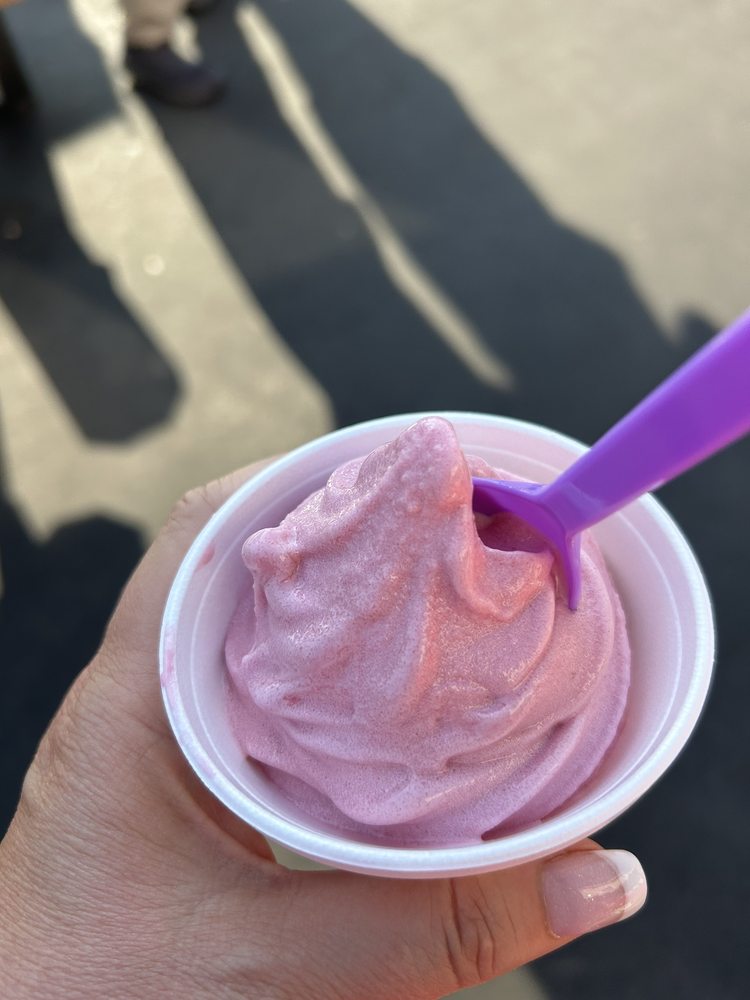 Sprinkles Creamy Whip Logo
