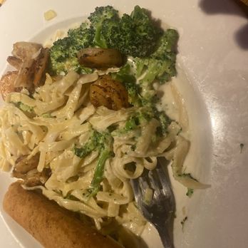 Applebee's Grill + Bar - Sports Bars Near Me - Manteca, California