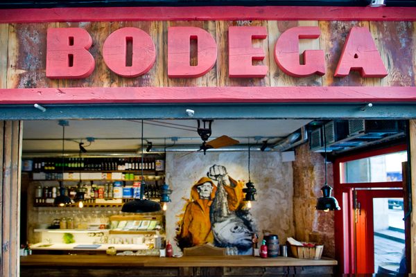 Bodega Vidrios y Cristales by null