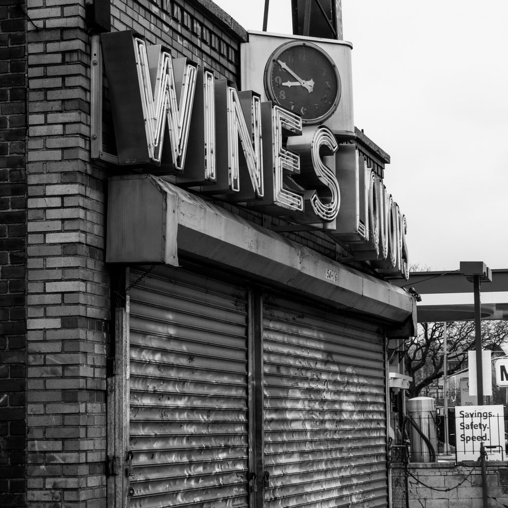 EXPRESSWAY WINE & LIQUOR STORE Updated September 2024 10 Photos 15416 Horace Harding Expy