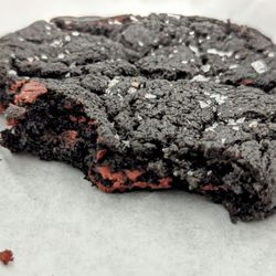 Mamahouse Bakeshop - Salted black tahini cookie