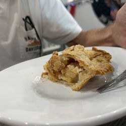 Front Porch Restaurant & Pie Shop - apple pie