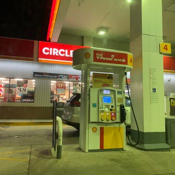 Circle K - Gas pump and front entrance - Convenience Stores Near Me - Tampa, Florida