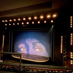 Inside the Lunt-Fontanne Theater - VN