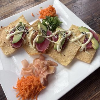 Sur at The Barnyard - Ahi tuna nachos, wonton chips on point and fresh and delicious quality - New American Near Me - Carmel, California