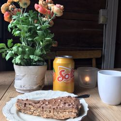 Frøyas Hus i Aalengården Ellen E Thoen - Gluten-free Daim cake to die for