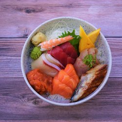 Yanagi Kitchen - Redondo Beach - Chirashi Bowl