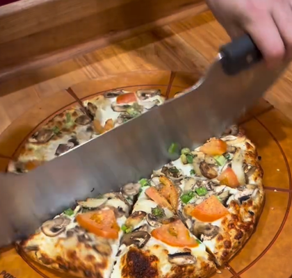 525 Pizza by null