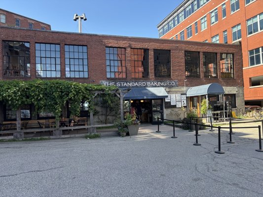 Standard Baking Co by null