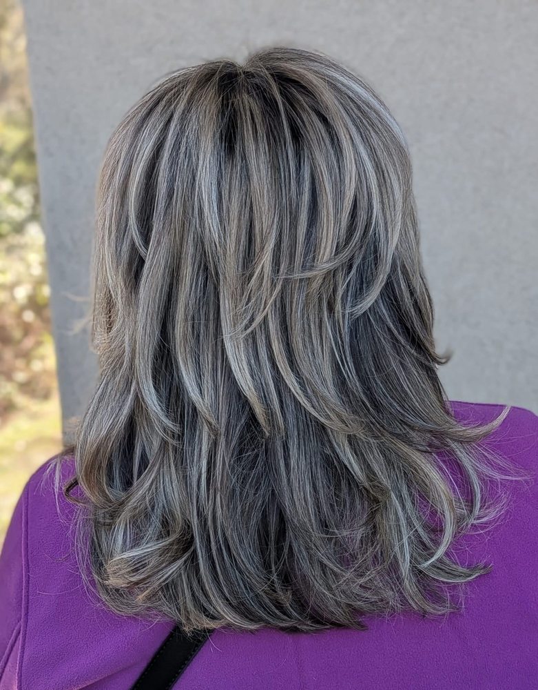  Bloom Eco Organic Salon Logo