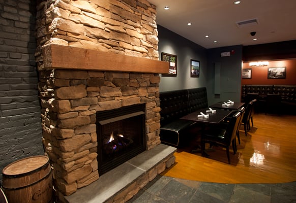 Five Horses Tavern by null