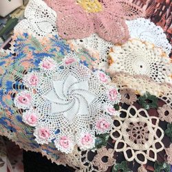 TNT Antiques & Collectibles - Doilies