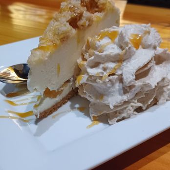 Thunder Bay Grille - Apple crumb cheesecake. The picture says it all. - American Near Me - Rockford, Illinois