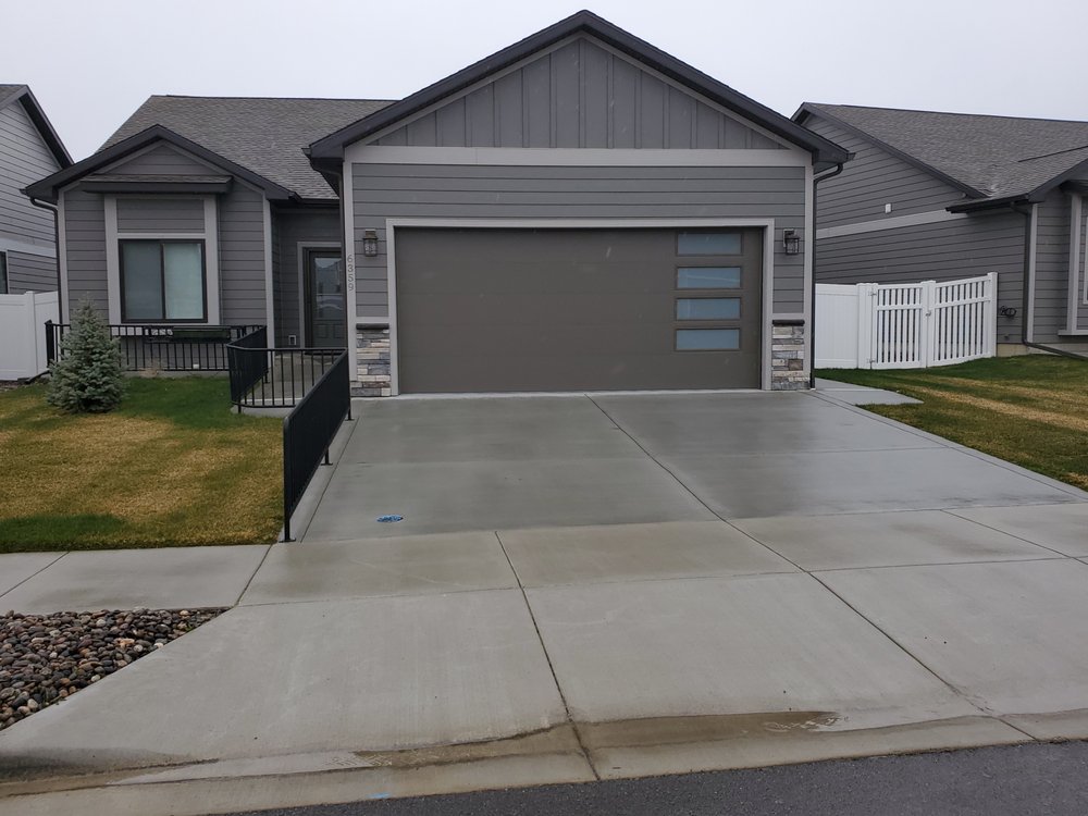 RAGAN DONSBACH WESTERN SKIES REAL ESTATE Contact Agent 300 S 24th