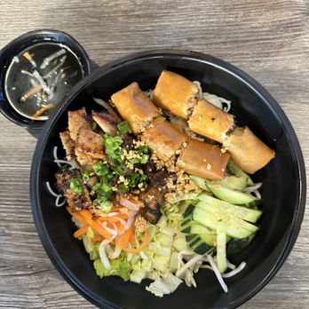 Mang Felix Kitchen Rainbow - Vermicelli Grilled Beef Egg Roll - Filipino Near Me - Las Vegas, Nevada Mang Felix Kitchen Rainbow - Vermicelli Grilled Beef Egg Roll - Filipino Near Me - Las Vegas, Nevada