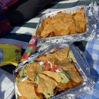 El Toro Bravo - Nachos con todo (no beans) and nachos with cheese - Mexican Near Me - Capitola, California