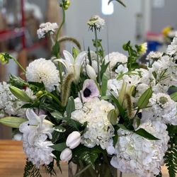 Darien Flowers - Whimsical white.