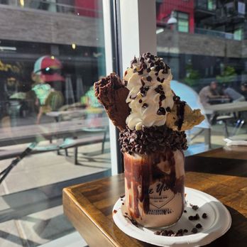 The Yard Milkshake Bar - Ice Cream & Frozen Yogurt Near Me - Vancouver, Washington