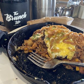Hash Kitchen Arcadia - Carnitas hash skillet - Breakfast & Brunch Near Me - Phoenix, Arizona