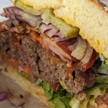 Perła Południa Hotel - Beef burger was messy and delicious. - Hotels Near Me - Rytro, Massachusetts