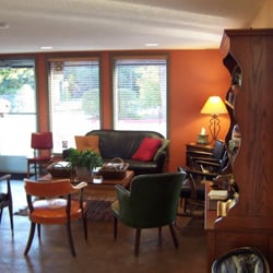 Kwik Kar - Comfortable Lobby Areas
Children's Playroom
Coffee Bar
Exterior Shaded Patio