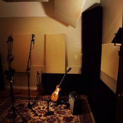 Star Lux Studio - A guitar and vocal recording session at Star Lux Studio.