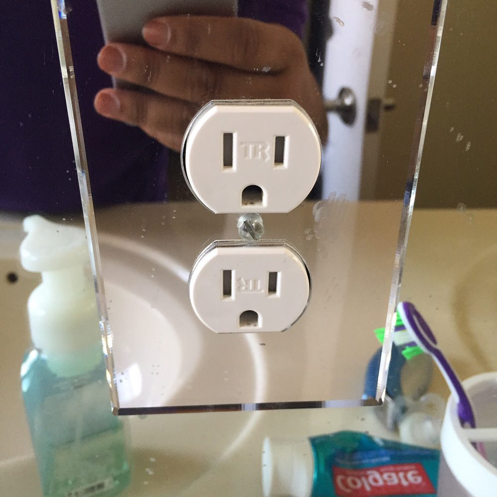 Clean It 4 Less - Mirror in master bath not cleaned well pics doesn't do it justice - Home Cleaning Near Me