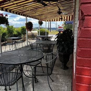 Crooked Tree Cafe - Outside seating - Cafes Near Me - Marietta, Georgia
