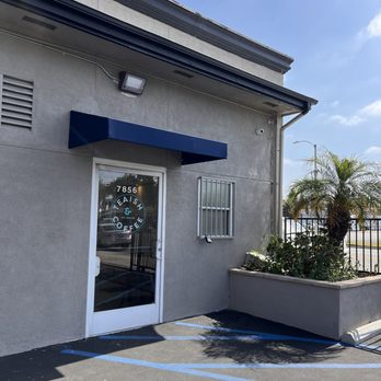 Teaish & Coffee - Entrance from parking lot - Coffee & Tea Near Me - Buena Park, California