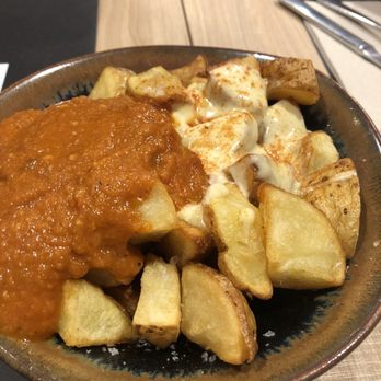 La Llimona - Potatos Brava - Spanish Near Me - Barcelona, B La Llimona - Potatos Brava - Spanish Near Me - Barcelona, B