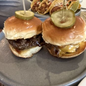 Tommy Bahama - Cheeseburger Sliders - Seafood Near Me - Kihei, Hawaii