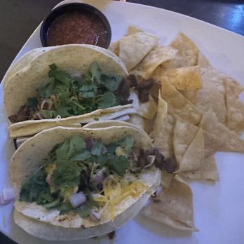 Ripon Roadhouse - Carne asada tacos - American Near Me - Ripon, California