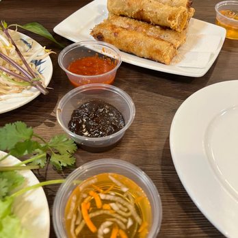 PT Eatery - Amazing Egg Rolls and saucea - Vietnamese Near Me - San Diego, California