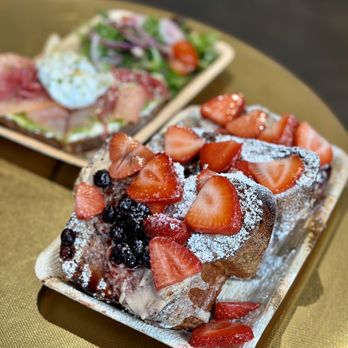 Love You Latte - Berry Ricotta French Toast - Breakfast & Brunch Near Me - Glendale, California